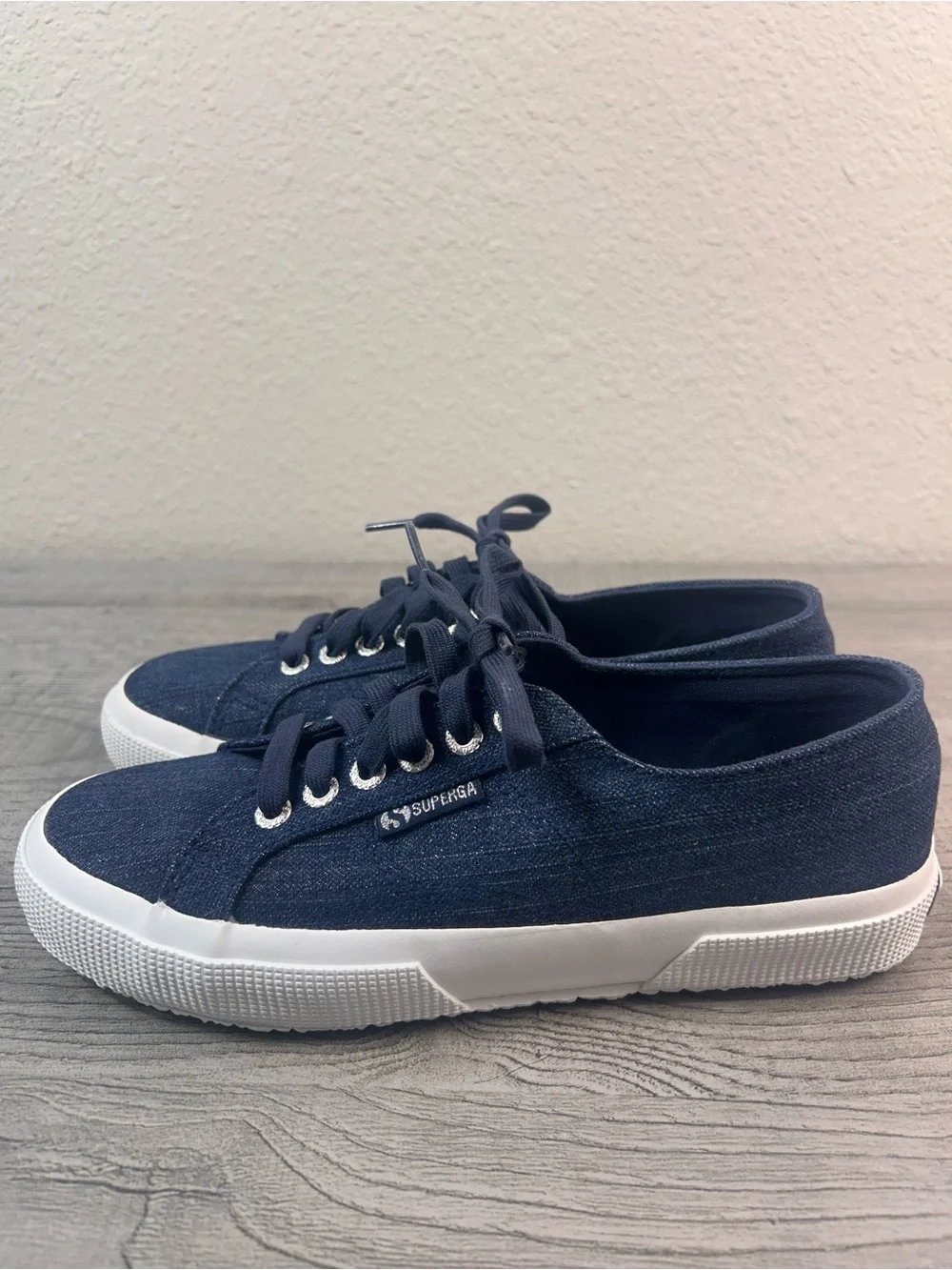 Superga Navy Canvas Classic Lace-Up Sneakers Women’s Size 8(39)